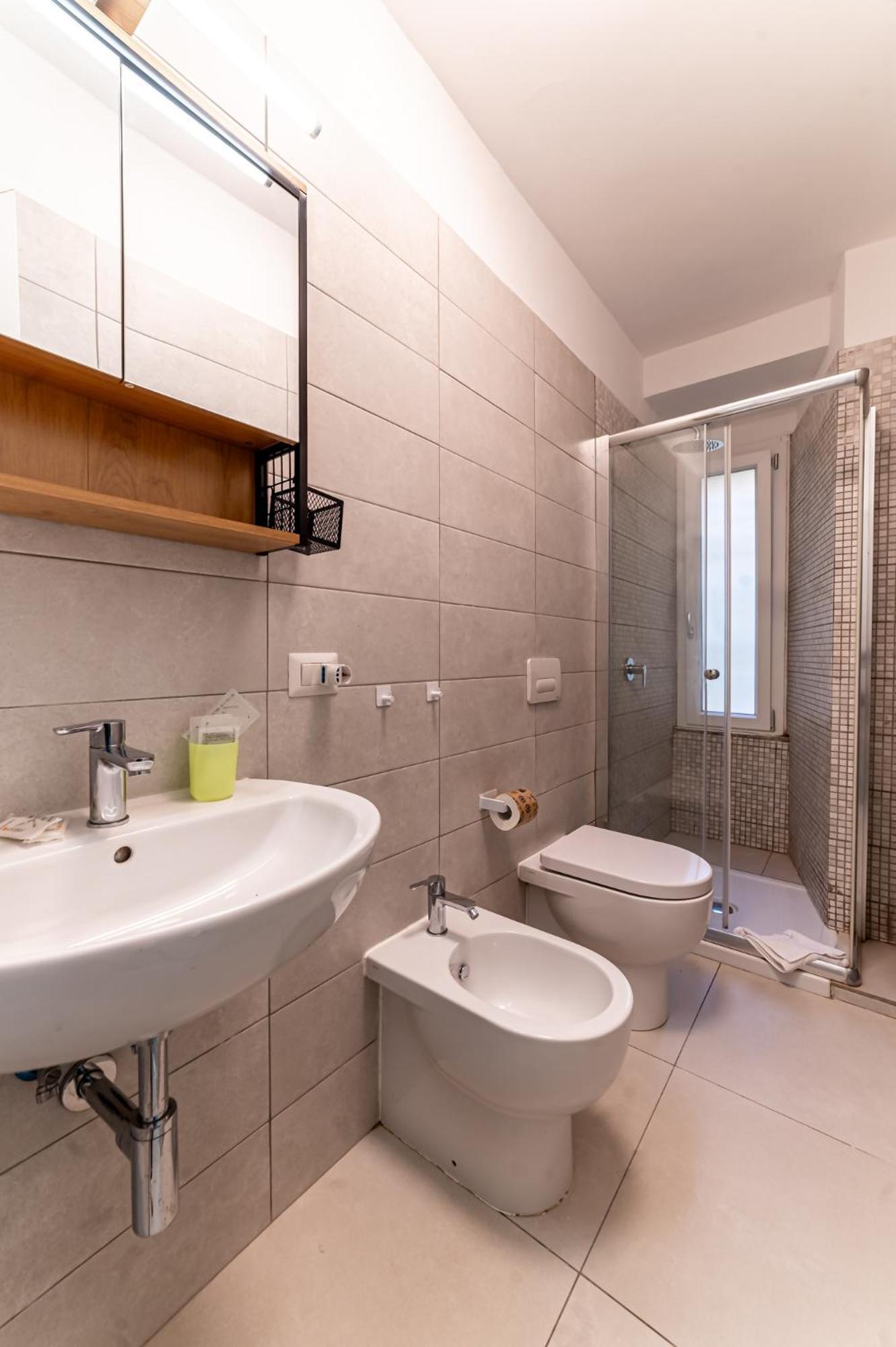 Luca Flat - Tiburtina Train Station & Wi-fi Apartment Rome