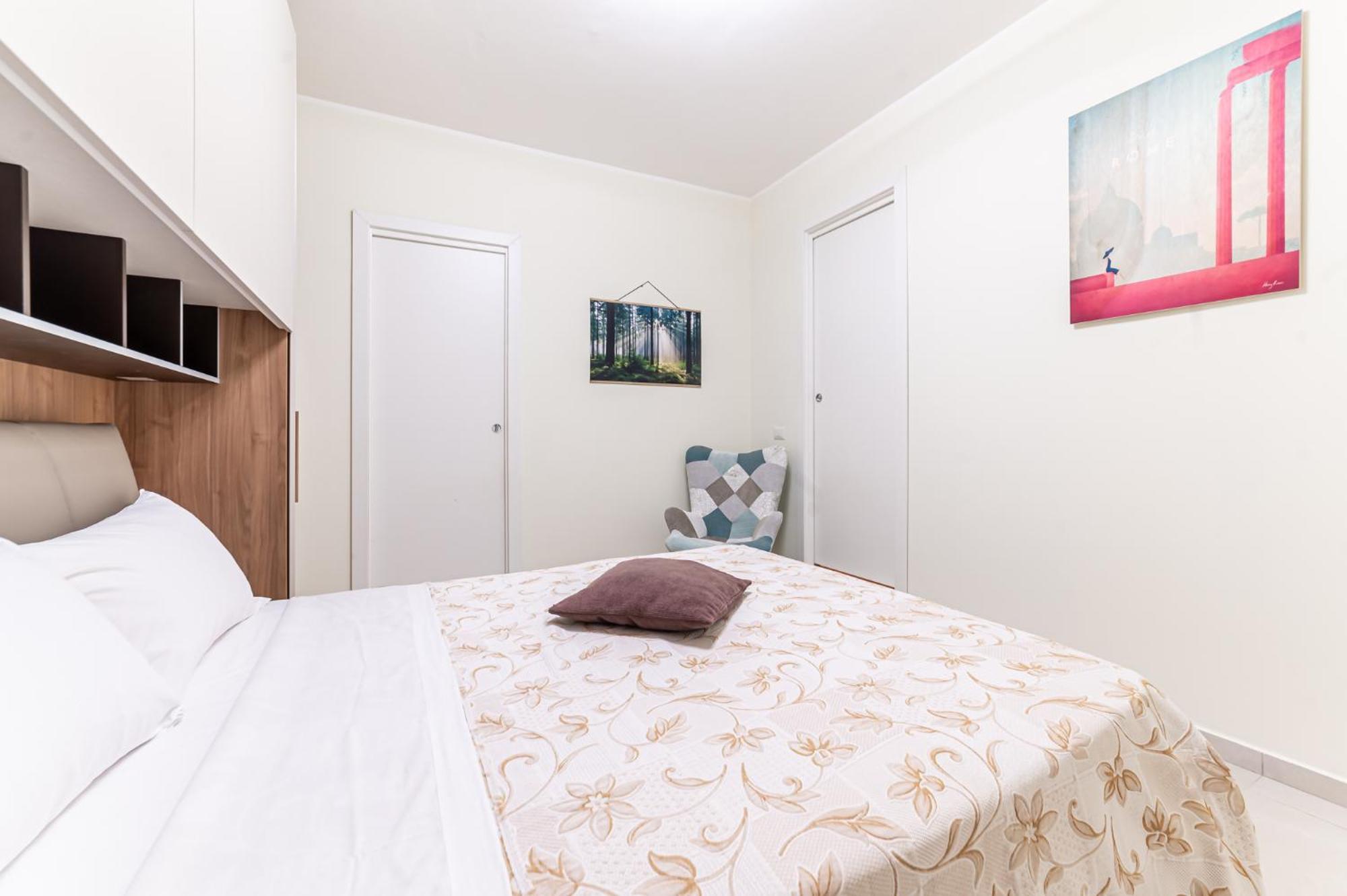 Luca Flat - Tiburtina Train Station & Wi-fi Apartment *