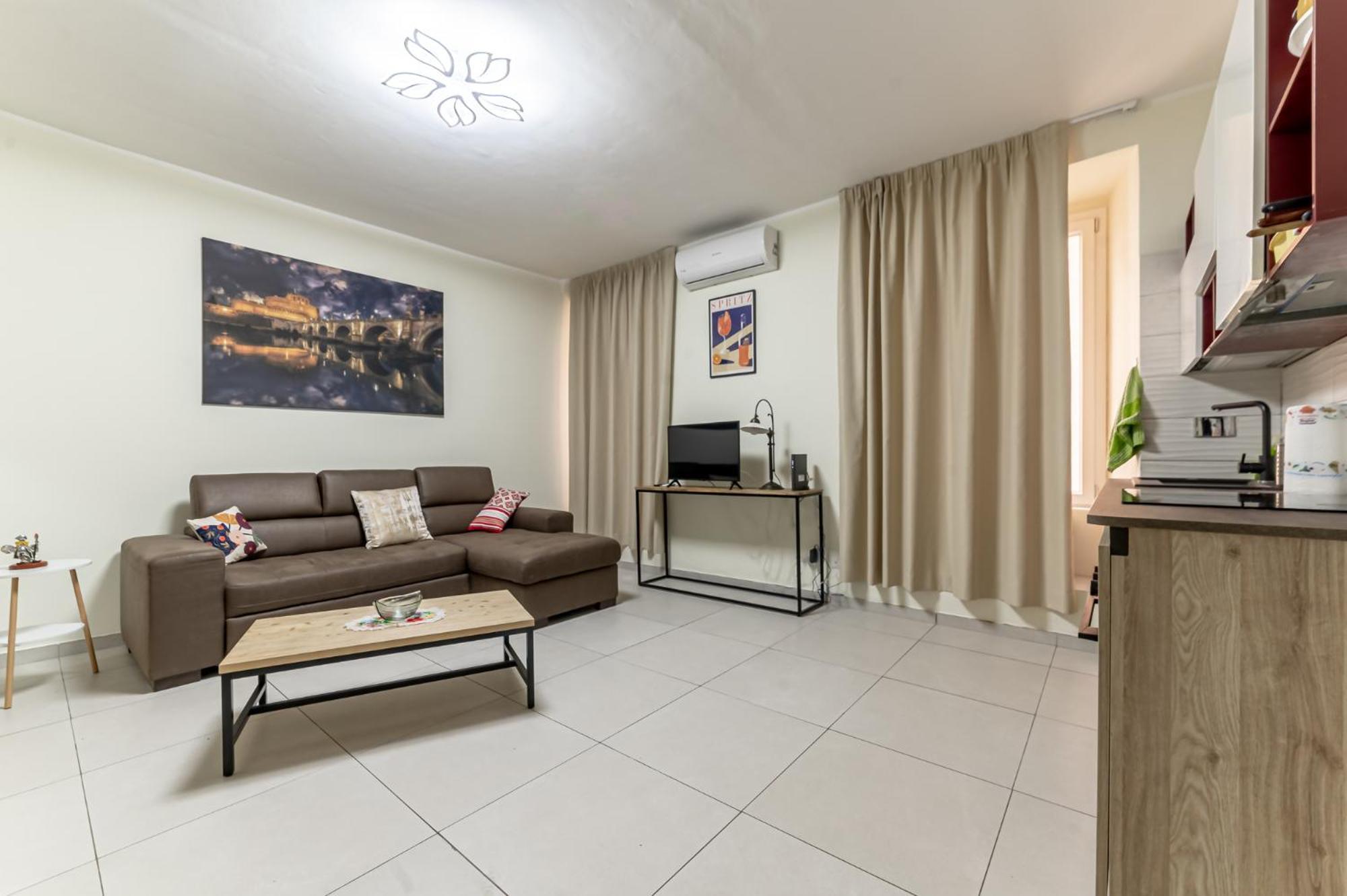 Luca Flat - Tiburtina Train Station & Wi-fi Apartment